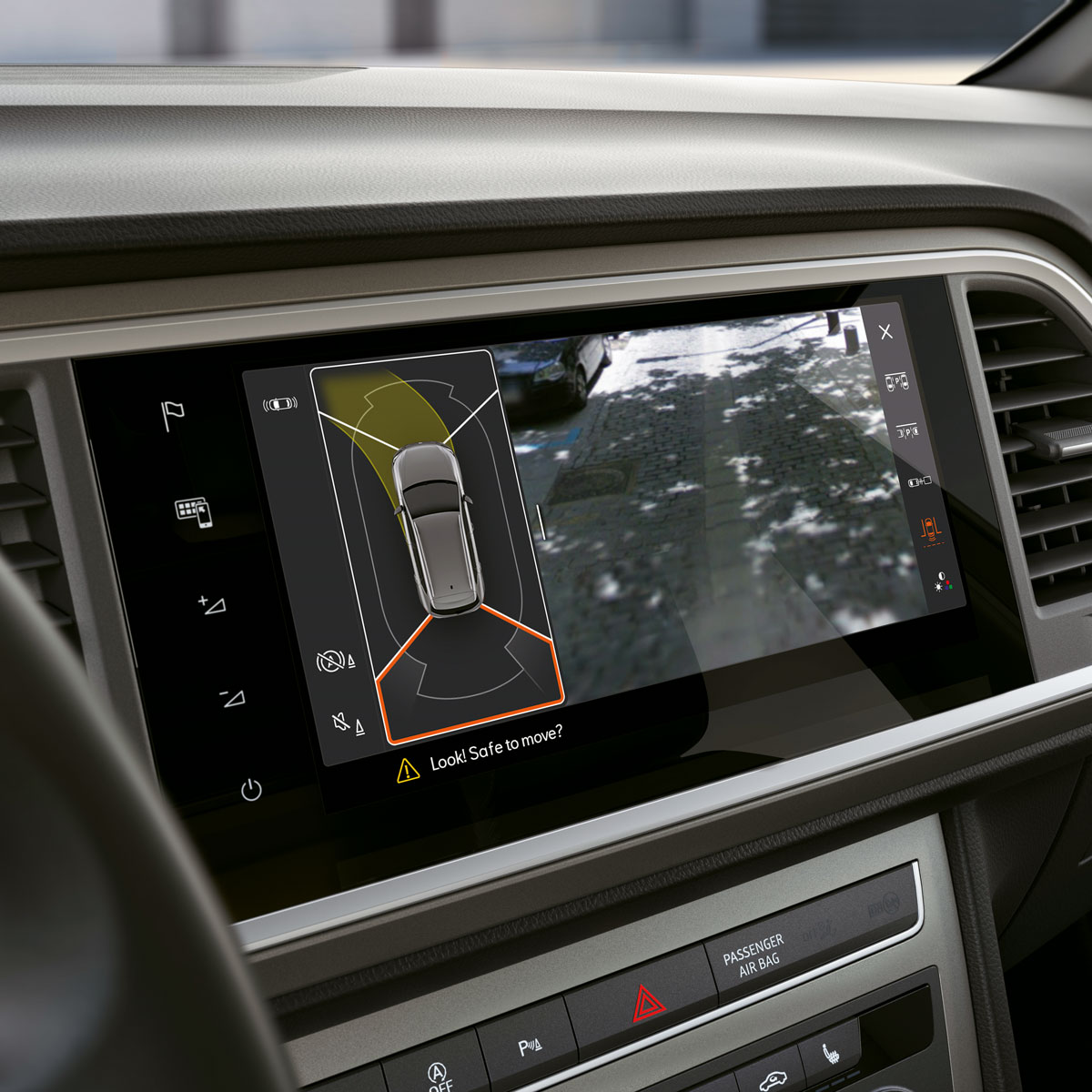 Beeld van de achteruitrijcamera op het infotainmentsysteem van de SEAT Ateca