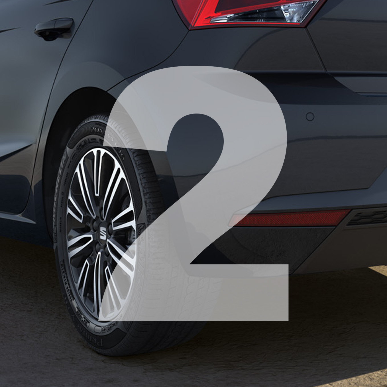 Vooraanzicht van de nieuwe SEAT Ibiza met een grote 2 erbij