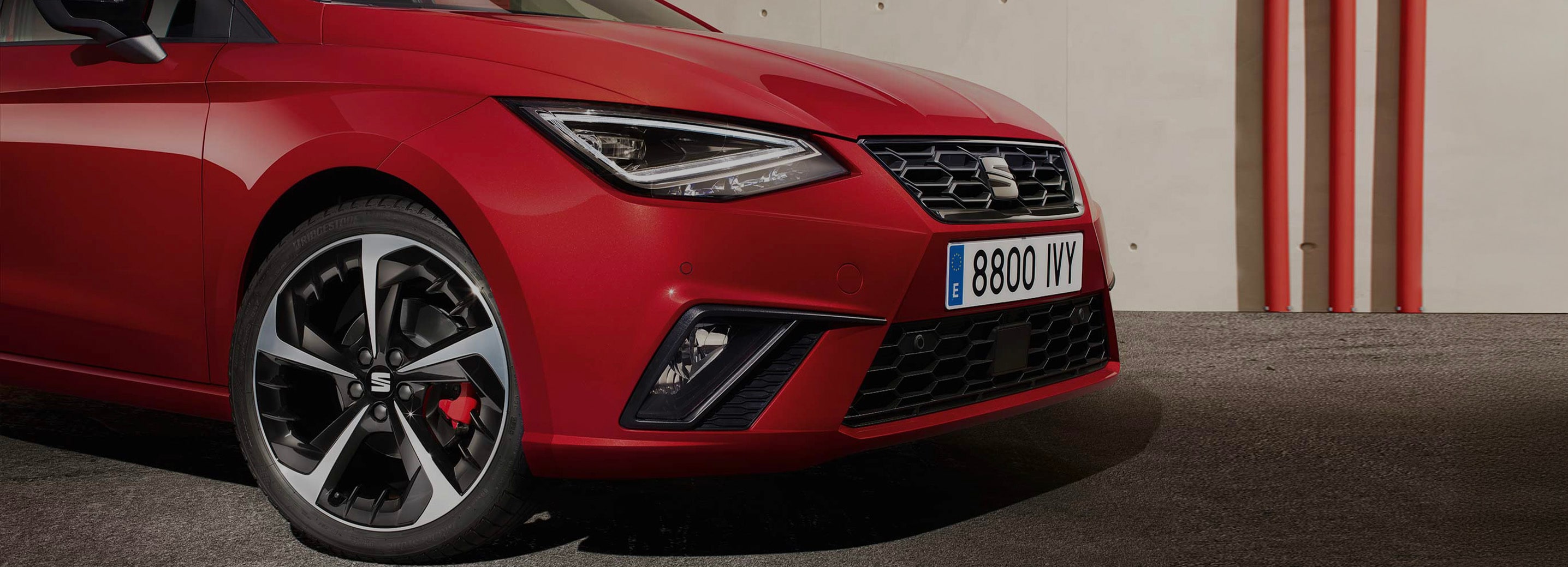 Rode SEAT Ibiza in FR uitvoering