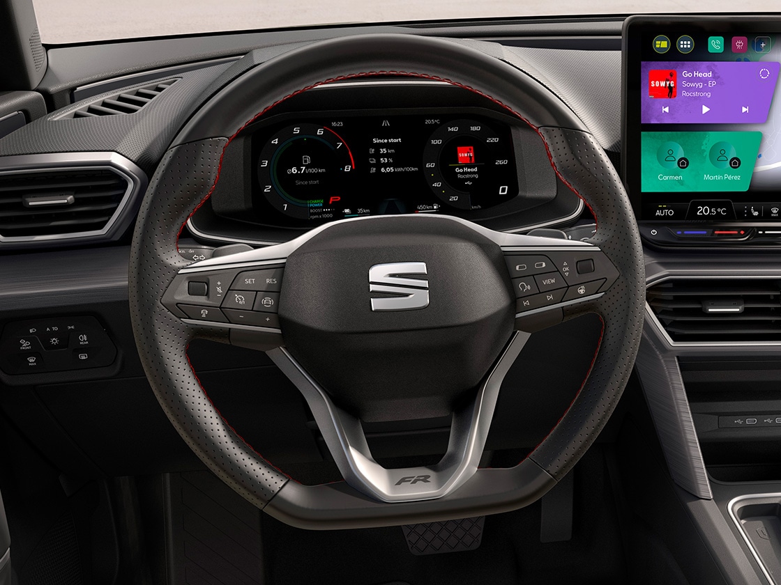 Multifunctioneel stuur van de SEAT Leon, met daarachter de Virtual Cockpit