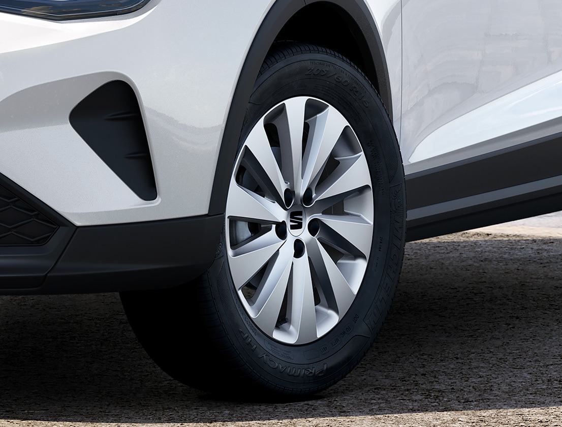 Close-up van 16 inch lichtmetalen velgen SEAT Arona