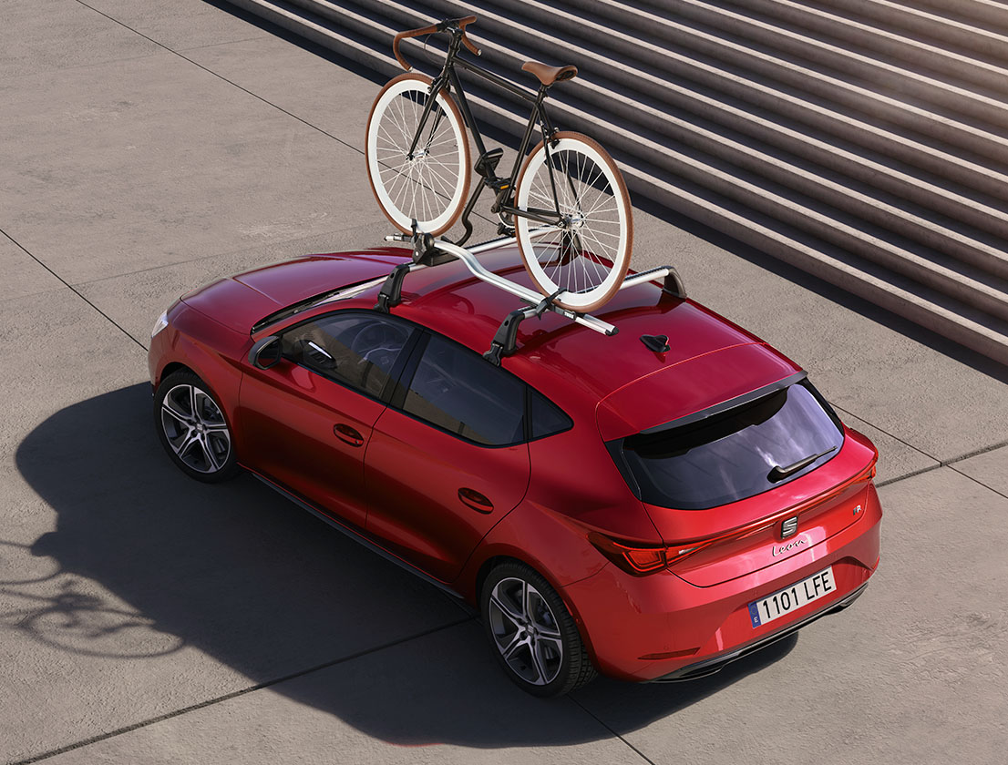 SEAT Leon met allesdrager inclusief fiets