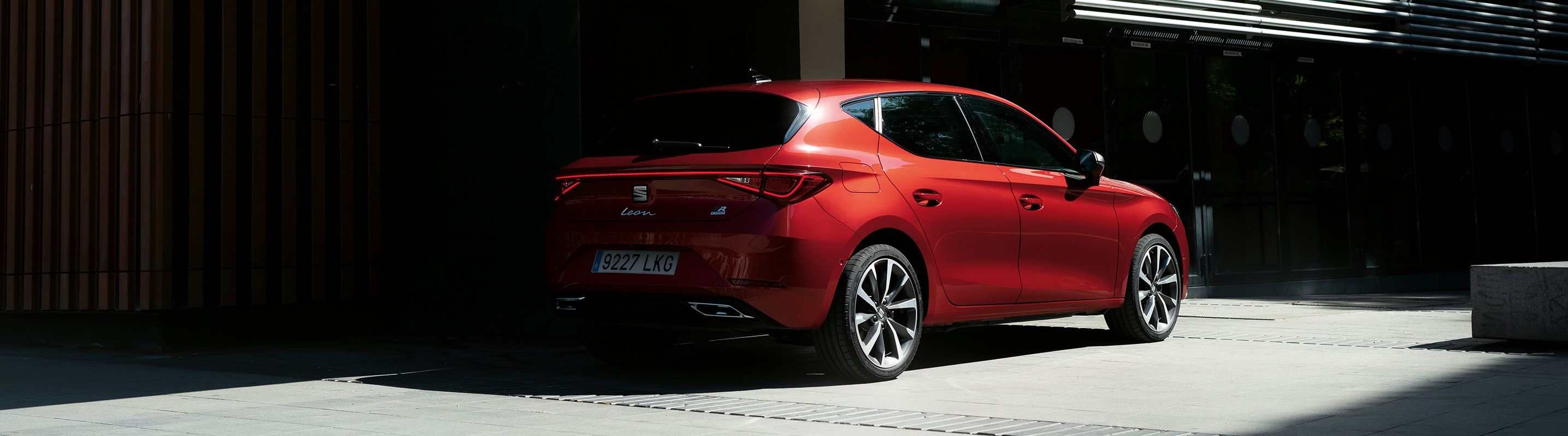 SEAT Leon FR mild hybrid hatcback in Desire Red