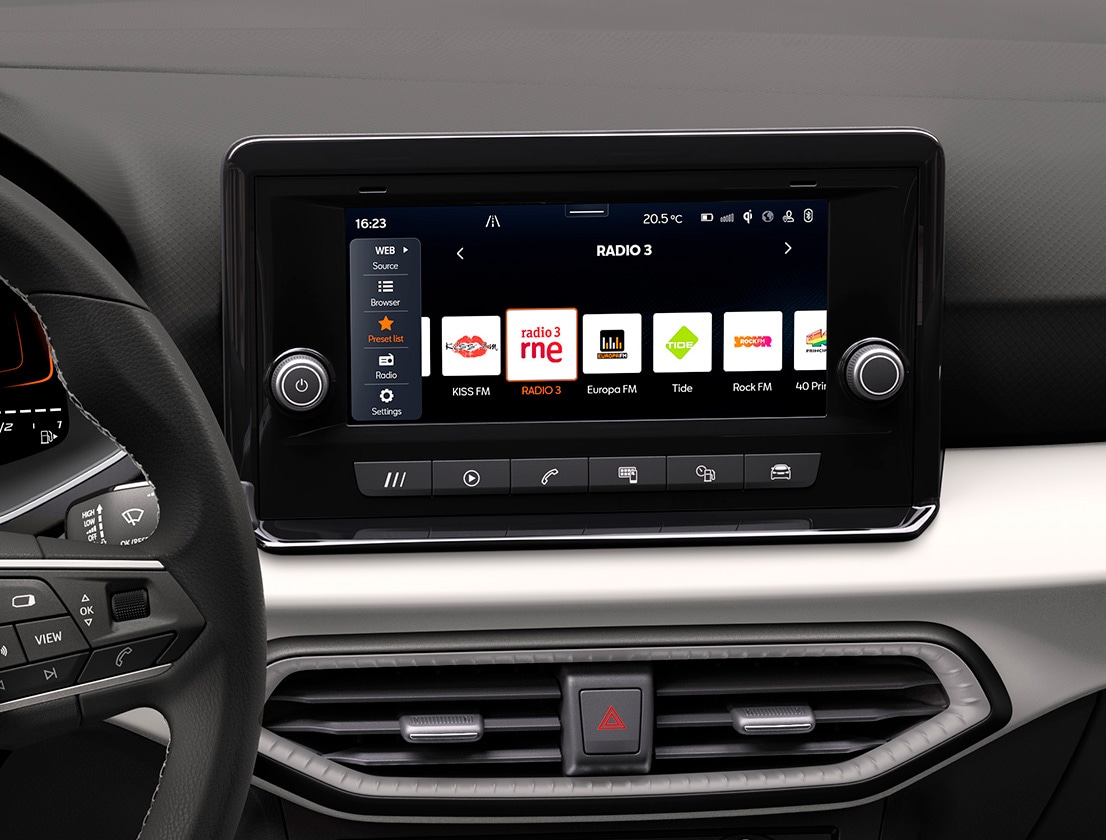 Interieur van een SEAT Ibiza met multimediasysteem